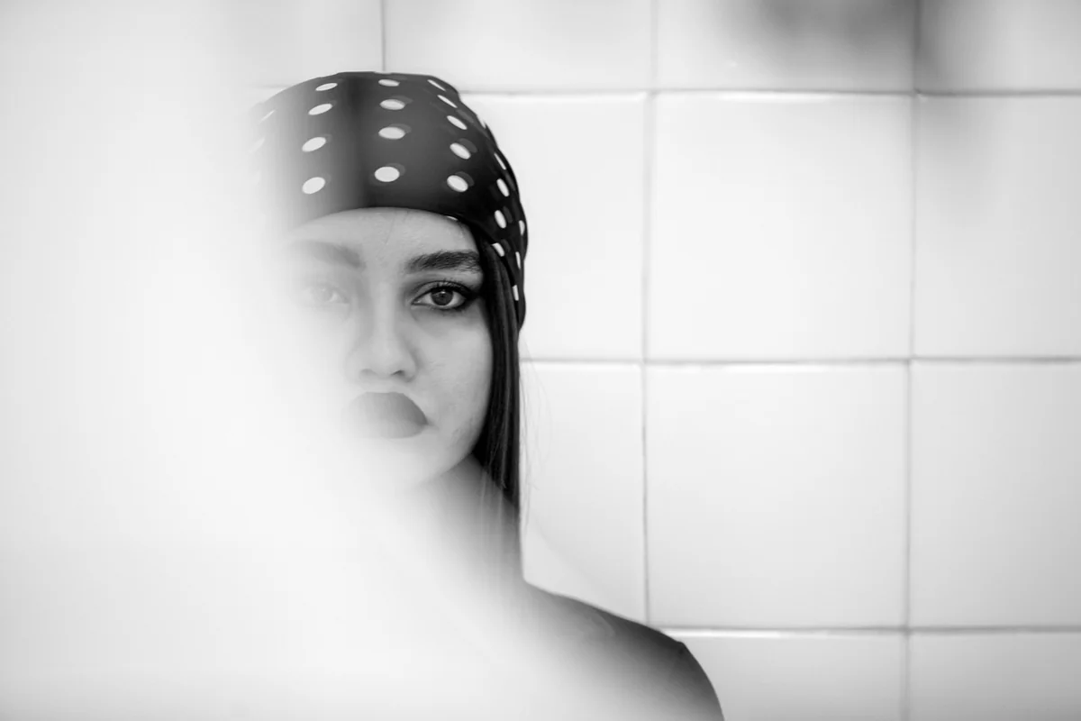 Comment éliminer les vers noirs dans les toilettes en 2026 : astuces et conseils pratiques