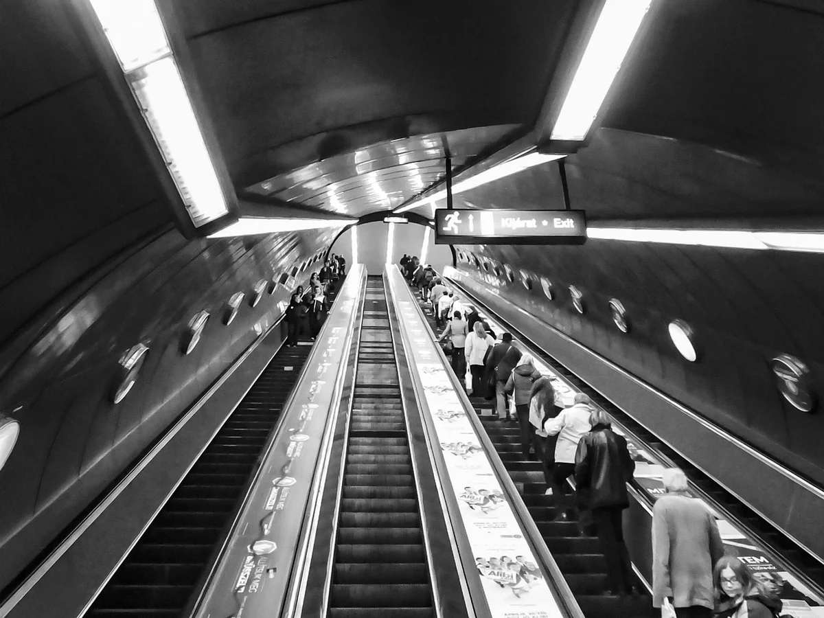 Quel est le prix d'un monte-escalier Stannah neuf en 2026 ? Découvrez-le ici !